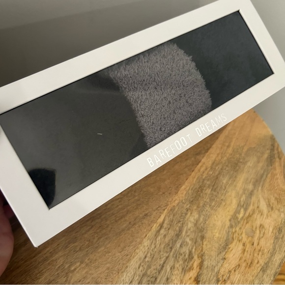 Barefoot Dreams socks (3 pack) - Picture 2 of 6